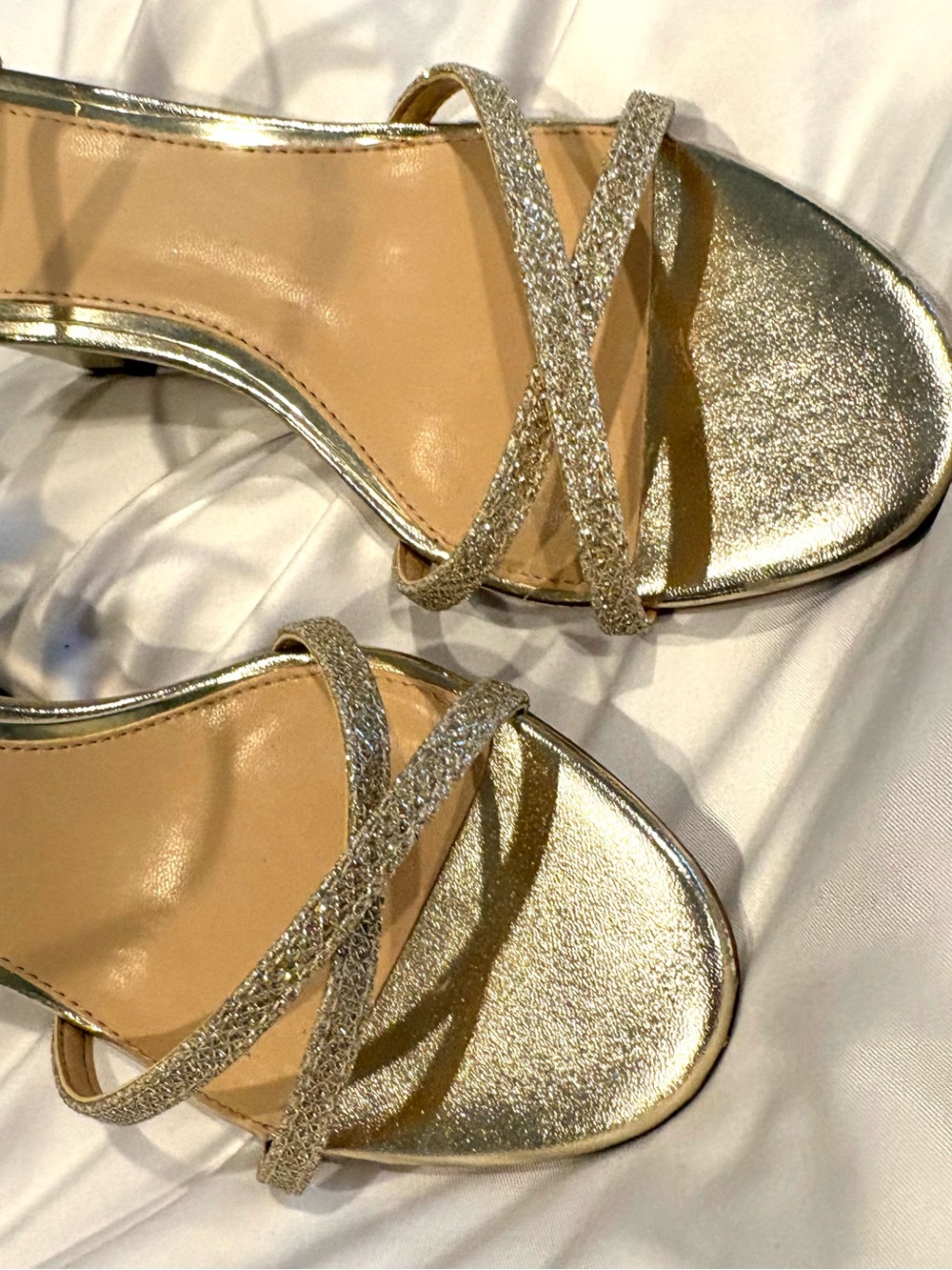 Jewel Badgley Mischka Gold Strappy Glitter Sandals